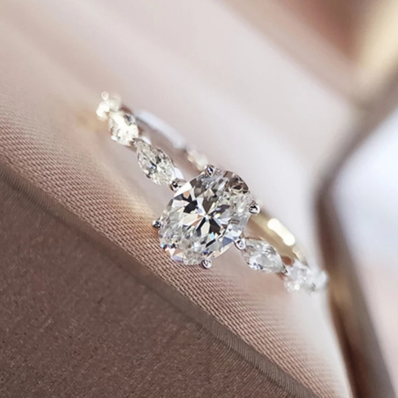 Dainty women's elegant braided ring - Picture 2 of 6